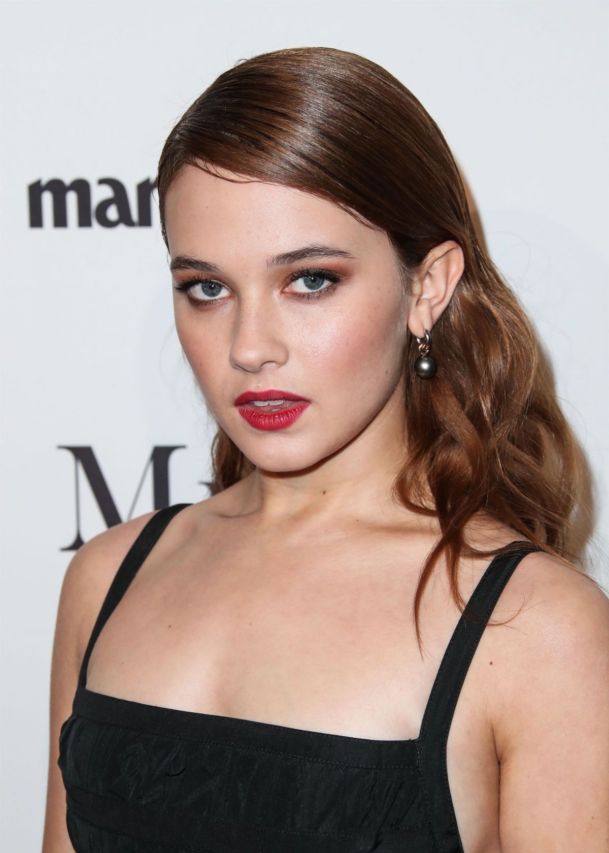 How tall is Cailee Spaeny?